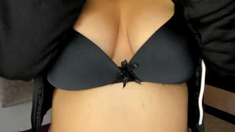 Emely online show from 04-05-26, 03:47