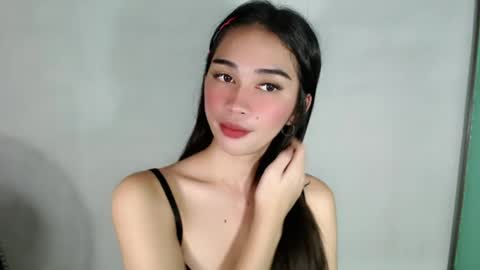 Snapshot of emelyn_fuckdoll chatting on 08-09-26, 03:23 Scarlett online show from 08-09-26, 03:23
