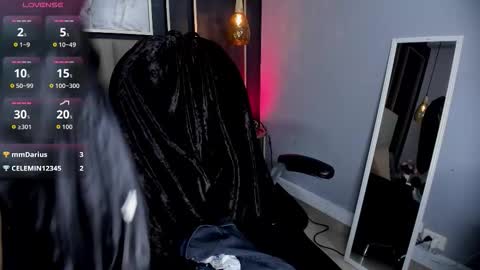 Esmeralda online show from 10-25-25, 01:13