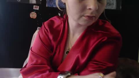 emeraldstrawberri online show from 11-18-25, 07:07