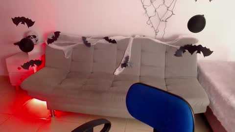 emi_carter online show from 10-23-25, 10:52