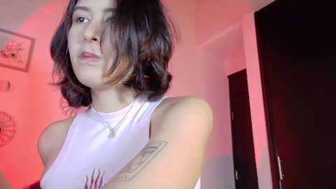 Snapshot of emicute_ chatting on 06-17-26, 02:03 online show from 06-17-26, 02:03