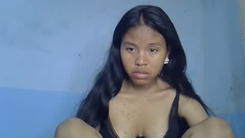 Snapshot of emiehottie chatting on 05-18-26, 07:58 Ami online show from 05-18-26, 07:58