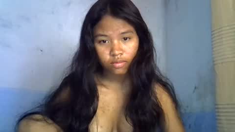 Snapshot of emiehottie chatting on 06-17-26, 10:39 Ami online show from 06-17-26, 10:39