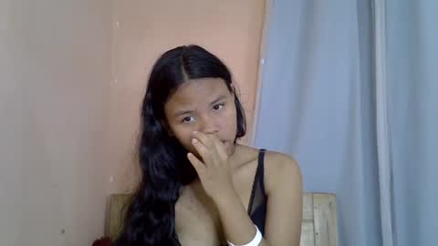 Snapshot of emiehottie chatting on 06-19-26, 05:06 Ami online show from 06-19-26, 05:06