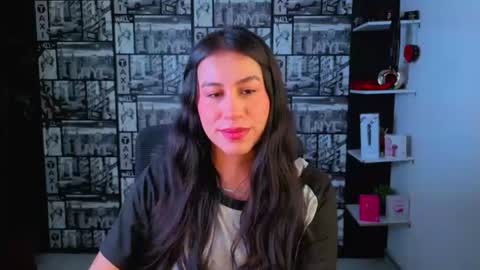 Snapshot of emigomez_ chatting on 06-19-26, 03:27 Emilia Gomez online show from 06-19-26, 03:27