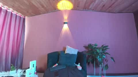Snapshot of emigomez_ chatting on 07-19-26, 03:38 Emilia Gomez online show from 07-19-26, 03:38
