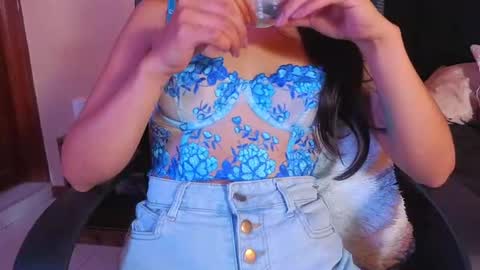 Snapshot of emigomez_ chatting on 07-31-26, 03:39 Emilia Gomez online show from 07-31-26, 03:39