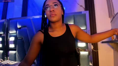 Snapshot of emii_brown chatting on 05-03-26, 01:44 Emy online show from 05-03-26, 01:44