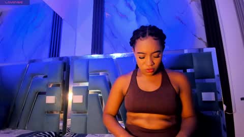 Snapshot of emii_brown chatting on 05-05-26, 01:35 Emy online show from 05-05-26, 01:35