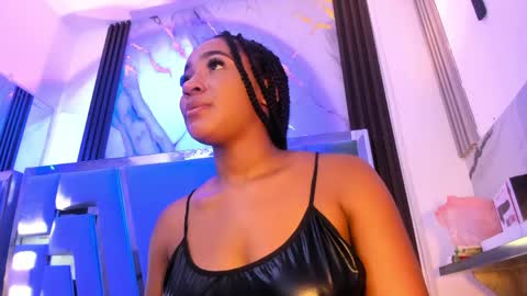 Snapshot of emii_brown chatting on 05-14-26, 02:18 Emy online show from 05-14-26, 02:18