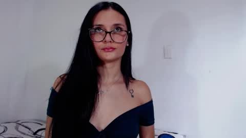 Snapshot of emii_t chatting on 03-22-26, 02:53 Val online show from 03-22-26, 02:53