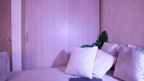 Snapshot of emiily_bell chatting on 01-17-26, 08:45 online show from 01-17-26, 08:45