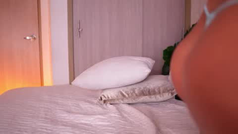 Snapshot of emiily_bell chatting on 03-11-26, 07:31 online show from 03-11-26, 07:31