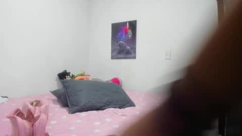 Snapshot of emiily_carter chatting on 04-17-26, 08:23 Emiily Carter online show from 04-17-26, 08:23