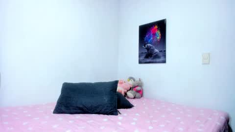Snapshot of emiily_carter chatting on 04-22-26, 06:53 Emiily Carter online show from 04-22-26, 06:53