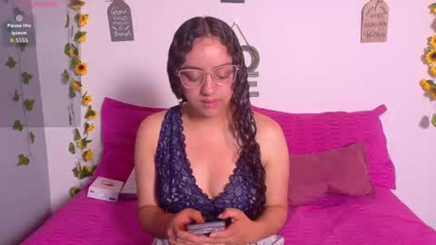 Snapshot of emiily_curly chatting on 07-20-26, 10:18 Emily online show from 07-20-26, 10:18