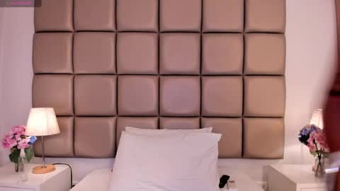 EMILY ROBERTS online show from 01-27-25, 02:53