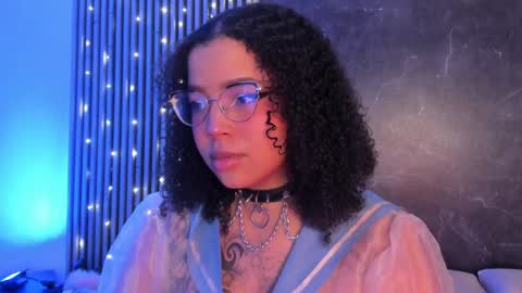 Snapshot of emiilycollins1 chatting on 12-13-24, 07:32 online show from 12-13-24, 07:32