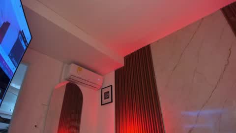 Snapshot of emiilycollins1 chatting on 12-18-24, 09:29 online show from 12-18-24, 09:29