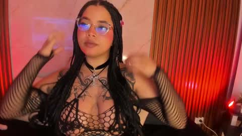 Snapshot of emiilycollins1 chatting on 03-10-25, 12:51 online show from 03-10-25, 12:51