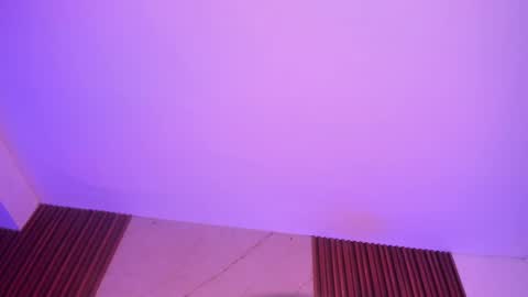 Snapshot of emiilycollins1 chatting on 09-09-25, 01:27 online show from 09-09-25, 01:27