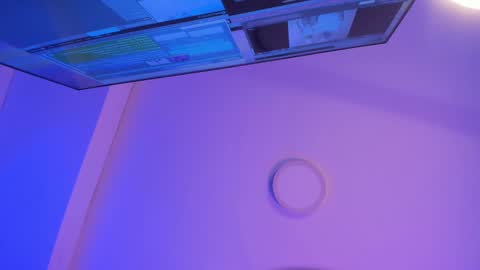 Snapshot of emiilycollins1 chatting on 09-11-25, 01:17 online show from 09-11-25, 01:17