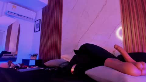 Snapshot of emiilycollins1 chatting on 09-13-25, 11:26 online show from 09-13-25, 11:26