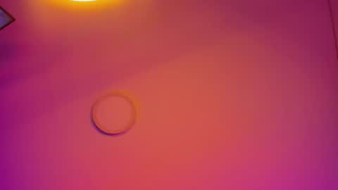 Snapshot of emiilycollins1 chatting on 10-10-25, 11:15 online show from 10-10-25, 11:15