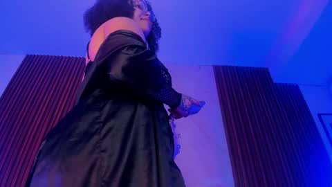 Snapshot of emiilycollins1 chatting on 10-11-25, 09:24 online show from 10-11-25, 09:24