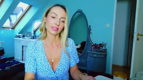 Emila online show from 01-21-25, 12:07