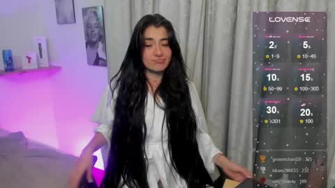 emilayton_ online show from 01-25-25, 10:40