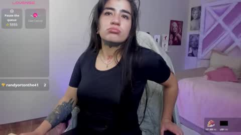 emilayton_ online show from 09-15-25, 08:20