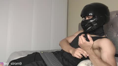 emile_239 online show from 02-25-25, 03:52