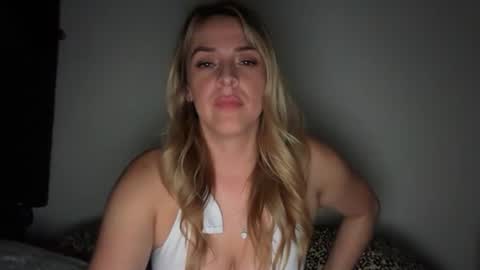 Snapshot of emilelovesyou chatting on 06-25-26, 05:12 emilelovesyou online show from 06-25-26, 05:12