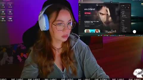 Emili online show from 06-25-26, 11:04