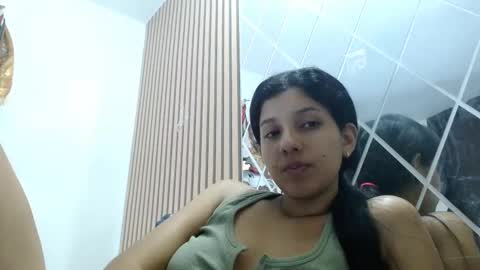 Snapshot of emili_riders chatting on 02-25-25, 05:52 emili riders online show from 02-25-25, 05:52