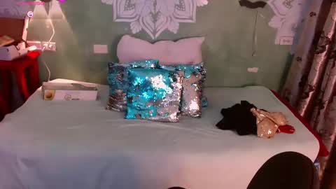 Emili roux online show from 01-28-25, 12:43