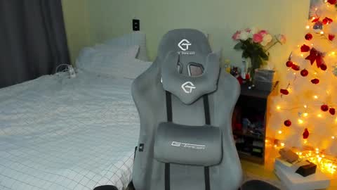 Snapshot of emili_sweet__ chatting on 12-31-24, 01:52 emili_sweet__ online show from 12-31-24, 01:52