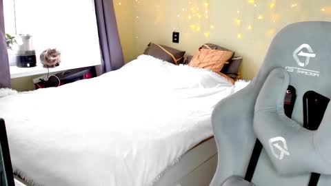 Snapshot of emili_sweet__ chatting on 03-04-25, 10:35 emili_sweet__ online show from 03-04-25, 10:35