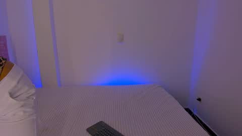 Snapshot of emili_williams10 chatting on 07-09-26, 11:53 emili_williams10 online show from 07-09-26, 11:53