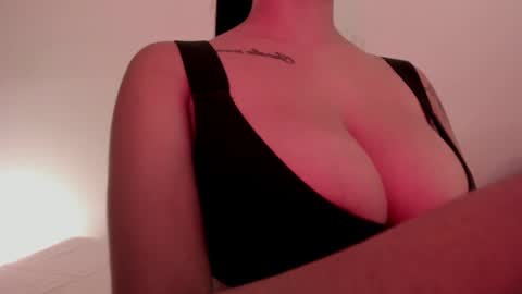 Emilia Big Boobs online show from 01-28-25, 04:19