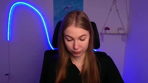 Emilia online show from 10-23-25, 05:29