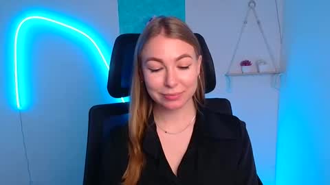 Emilia online show from 01-06-26, 12:31