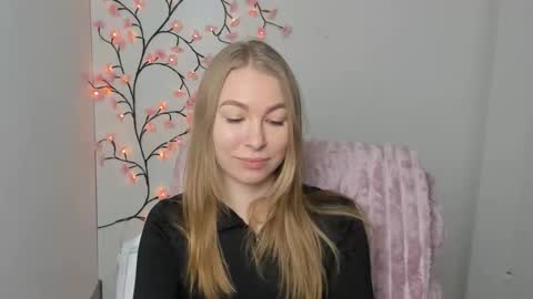 Emilia online show from 01-10-26, 06:48