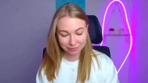 Emilia online show from 03-26-26, 12:33