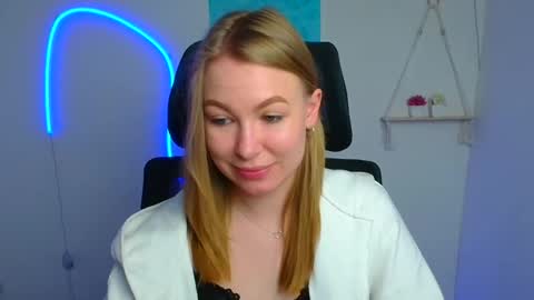 Emilia online show from 04-11-26, 07:45