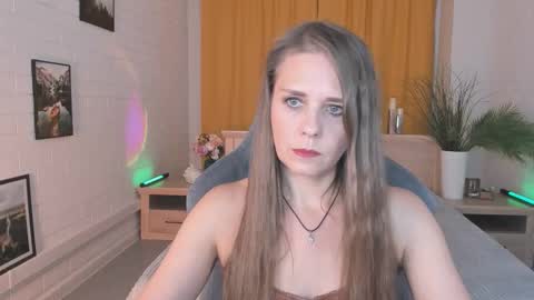 Snapshot of emiliabedy chatting on 09-15-25, 09:09 Emilia Bedy online show from 09-15-25, 09:09
