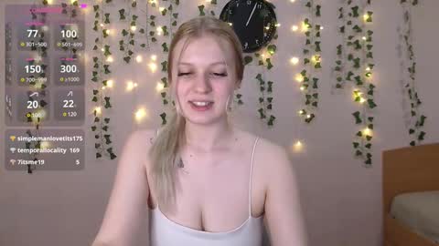 Snapshot of emiliaduchess chatting on 03-08-25, 06:58 Amili online show from 03-08-25, 06:58