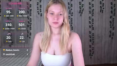 Snapshot of emiliaduchess chatting on 11-17-25, 02:56 Amili online show from 11-17-25, 02:56
